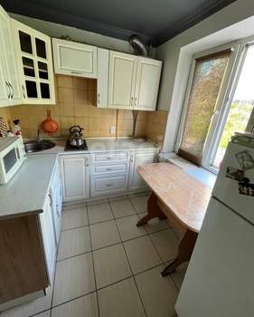 3-к квартира, вторичка, 59м2, 1/6 этаж