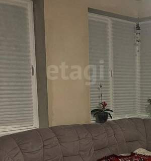 2-к квартира, вторичка, 61м2, 1/4 этаж