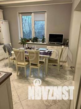 3-к квартира, вторичка, 101м2, 3/3 этаж