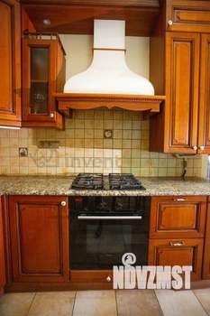 4-к квартира, вторичка, 229м2, 1/4 этаж