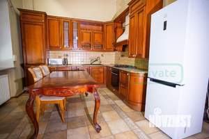 4-к квартира, вторичка, 229м2, 1/4 этаж