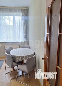 2-к квартира, вторичка, 61м2, 1/4 этаж