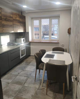 2-к квартира, вторичка, 62м2, 1/9 этаж