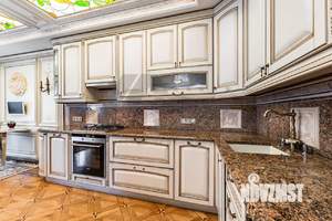 5-к квартира, вторичка, 234м2, 4/5 этаж