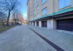 2-к квартира, вторичка, 73м2, 1/8 этаж