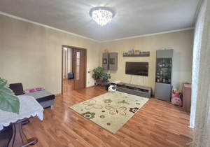 4-к квартира, вторичка, 74м2, 9/9 этаж