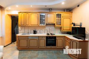 3-к квартира, вторичка, 140м2, 2/4 этаж