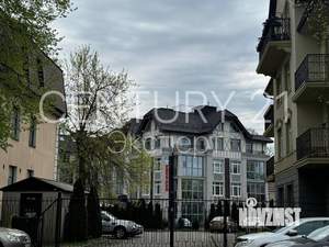 4-к квартира, вторичка, 135м2, 4/4 этаж