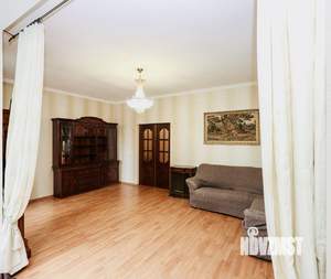 4-к квартира, вторичка, 130м2, 3/9 этаж