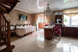 5-к квартира, вторичка, 170м2, 3/3 этаж
