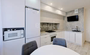 2-к квартира, вторичка, 56м2, 1/10 этаж